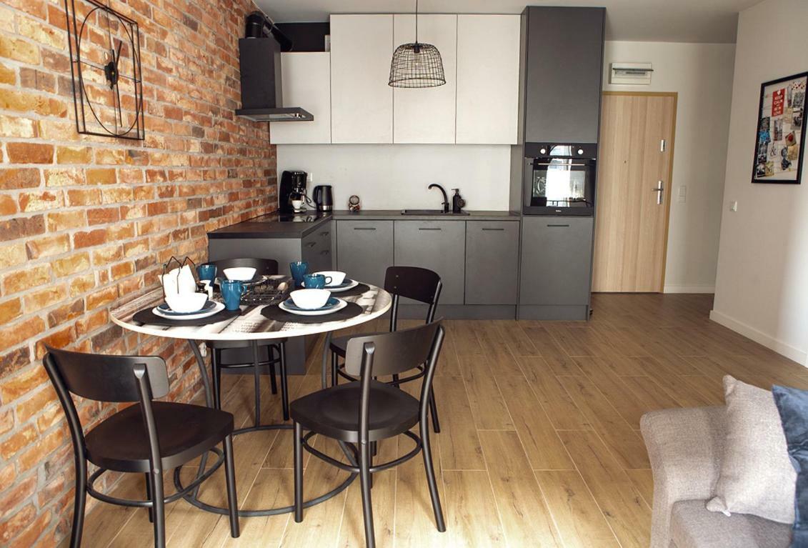 Concept Red Apartment Krakow Ngoại thất bức ảnh
